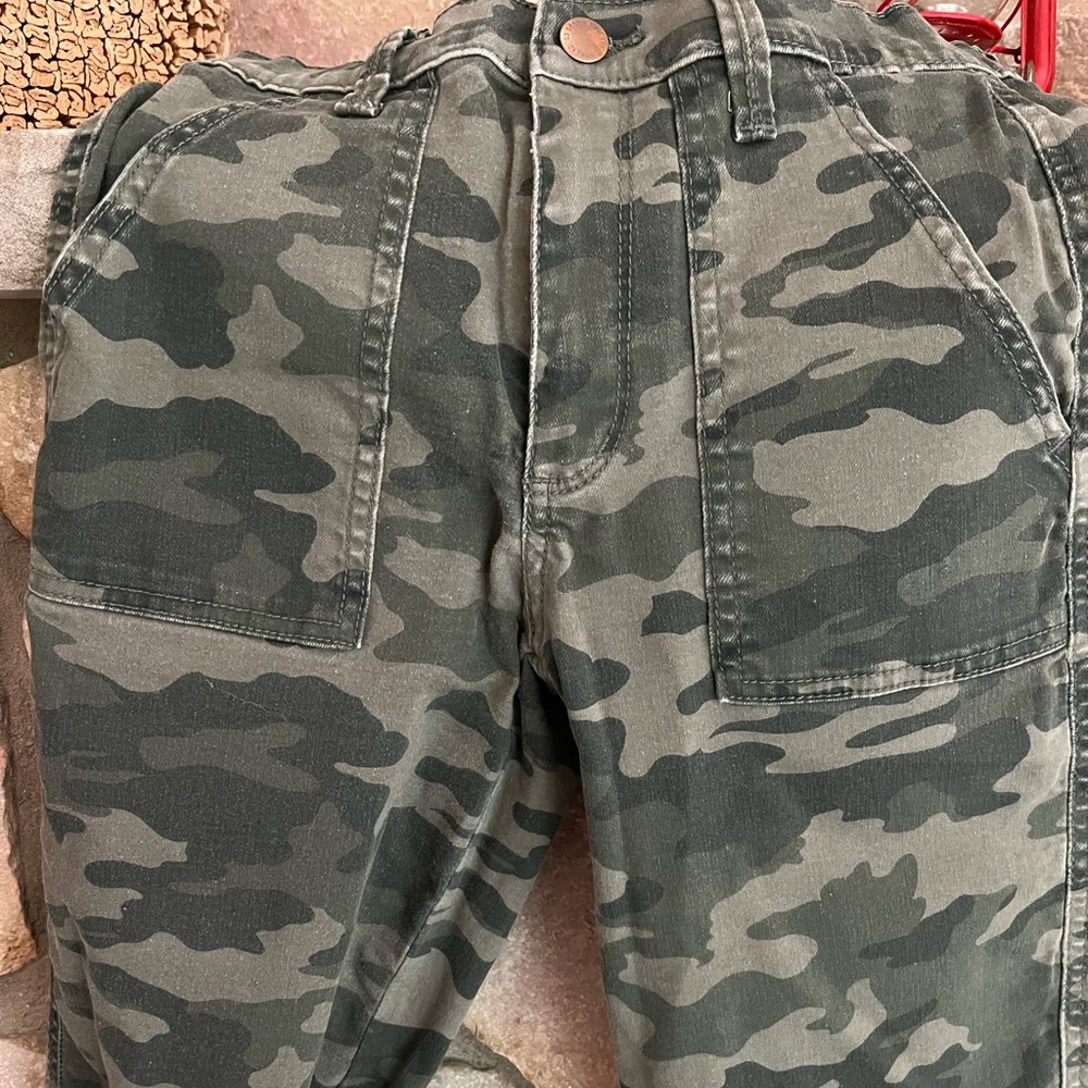 Universal Thread high rise straight classic cargo